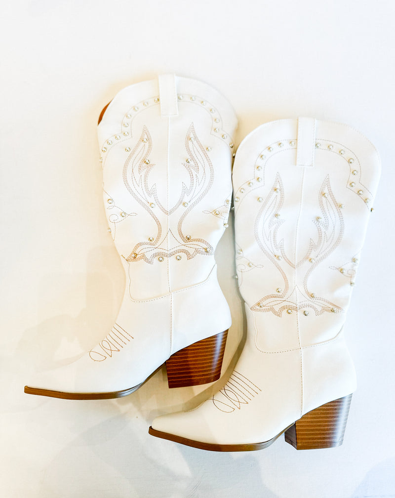 Pearl Detailed White Boot