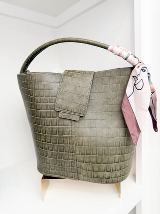 Lucia Large Carryall Bag